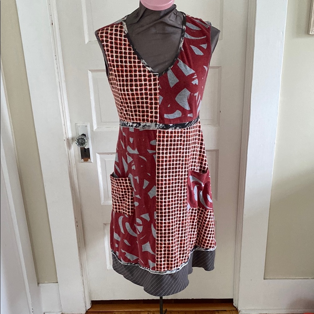 Grub Sleeveless Stretch Knit A-Line‎ Pocket Patchwork Red Grey Dress Medium